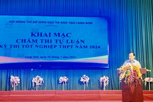 Ông Hoàng Quốc Tuấn, Giám đốc Sở GD&ĐT tỉnh Lạng Sơn, Chủ tịch Hội đồng thi phát biểu.