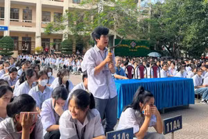 Học sinh Trường THPT Hữu Lũng trong buổi Tuyên truyền phòng chống ma túy và các tệ nạn xã hội hưởng ứng ngày Pháp luật Việt Nam 2024 ngày 21/10/2024. Ảnh NTCC.