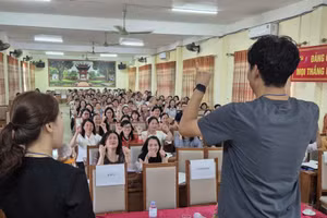 Khoá tập huấn có hơn 100 cán bộ quản lý, giáo viên đến từ các Sở GD&ĐT và các cơ sở giáo dục thuộc 15 tỉnh, thành phố.