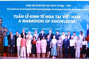 Quang cảnh buổi khai mạc.