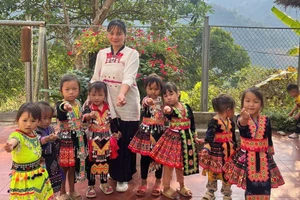 Cô Vũ Thị Hải Bình - Giáo viên Trường mầm non Nậm Ban, xã Pa Tần, tỉnh Lai Châu.