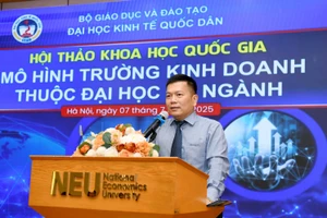 GS.TS Nguyễn Thành Hiếu - Phó Giám đốc Đại học Kinh tế Quốc dân phát biểu.