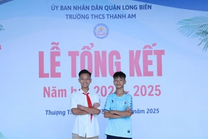 Trịnh Nguyên Khoa (bên trái) và Đỗ Văn Phát (bên phải).