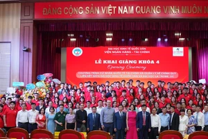 Quang cảnh buổi lễ khai giảng.