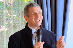 Giáo sư Andrew K. Rose, Hiệu trưởng Trường Kinh doanh (Đại học Quốc gia Singapore).