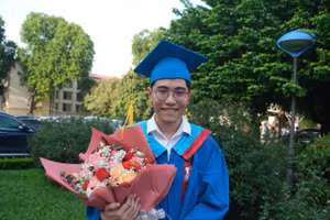 Trần Lê Đức Anh, sinh năm 2000, tốt nghiệp ngành Y khoa với điểm trung bình 8,57/10. Ảnh NVCC.