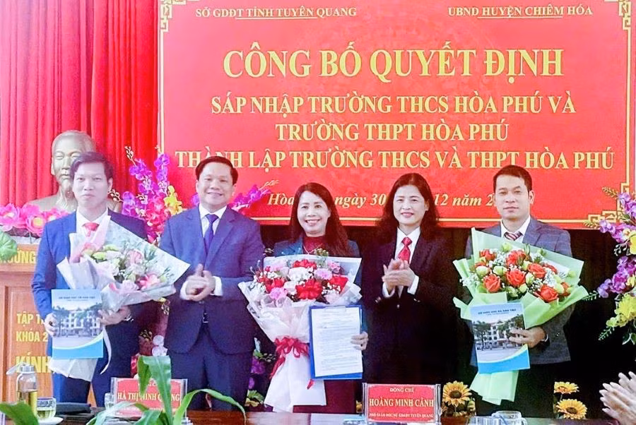 Sở GD&ĐT tỉnh Tuyên Quang công bố quyết định thành lập trường THCS và THPT Hòa Phú.