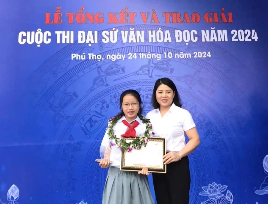 Nguyễn Lê Minh Hạnh, lớp 4G, Trường Tiểu học Hồng Thái (TP Tuyên Quang) đoạt giải Nhất cuộc thi Đại sứ văn hóa đọc năm 2024.