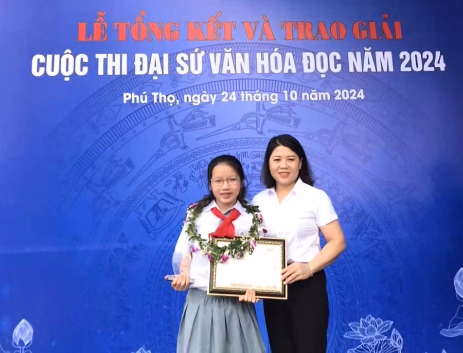 Nguyễn Lê Minh Hạnh, lớp 4G, Trường Tiểu học Hồng Thái (TP Tuyên Quang) đoạt giải Nhất cuộc thi Đại sứ văn hóa đọc năm 2024.