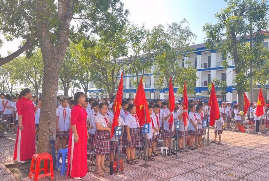 Trường Tiểu học Gia Khánh B (huyện Bình Xuyên) được Chủ tịch UBND tỉnh Vĩnh Phúc quyết định công nhận đạt chuẩn quốc gia mức độ 2, năm 2023.