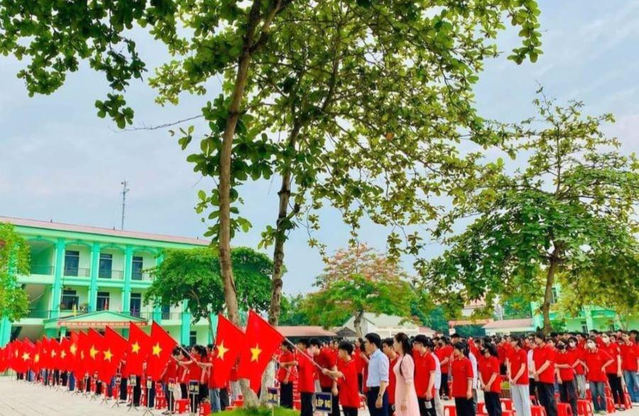 Cảnh quan môi trường sư phạm trường THCS Phú Hộ: Xanh - Sạch - Đẹp. z5633115627365_74da5017f251b5f518dcb199ad747889.jpg
