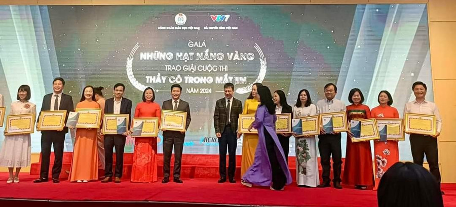 Công đoàn Giáo dục Tuyên Quang nhận Bằng khen của Công Đoàn Giáo dục Việt Nam. (Ảnh: ĐVCC)