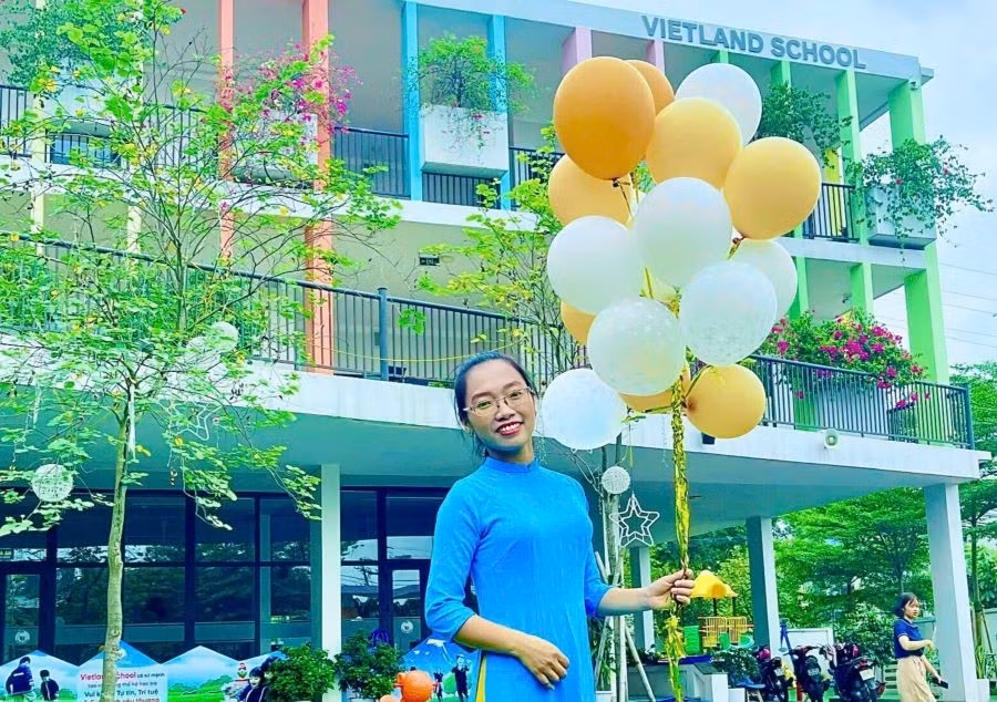 Cô giáo Đàm Hồng Anh - Giáo viên trường Mầm non Đất Việt nhiệt huyết với sự nghiệp trồng người (ảnh: NVCC).