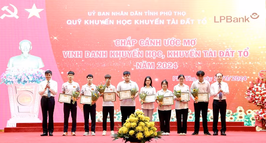 111d6125144t7237l4-3 (1).jpg