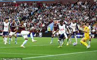 tottenham-8.jpg