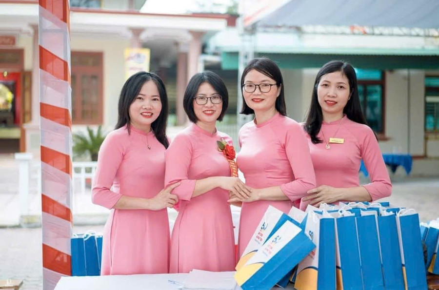 Không chỉ là một giáo viên giỏi chuyên môn, cô Đào còn là người đồng nghiệp trách nhiệm, tận tâm. z6570720131623-a39db53b10b30fee56507a7266976e78.jpg