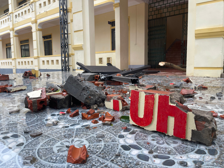 Trường Tiểu học Mai Phụ (xã Mai Phụ) thiệt hại nặng sau bão. img-9794.jpg