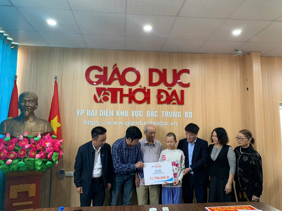 Các tấm lòng nhân ái chung tay hỗ trợ hoàn cảnh của em Hà Linh (Sn 2013, P. Thành Sen, Hà Tĩnh).