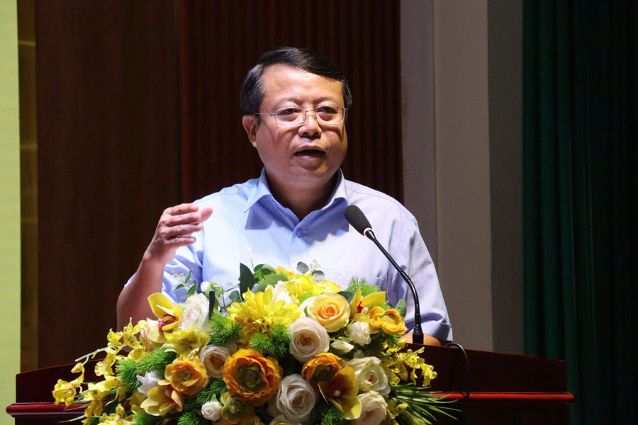 Mr. Duong Tat Thang - Vice Chairman of the Provincial People's Committee gave a speech at the Conference. z6954555689768-f118e6a7ec361d2afaca6d74b5896caf.jpg