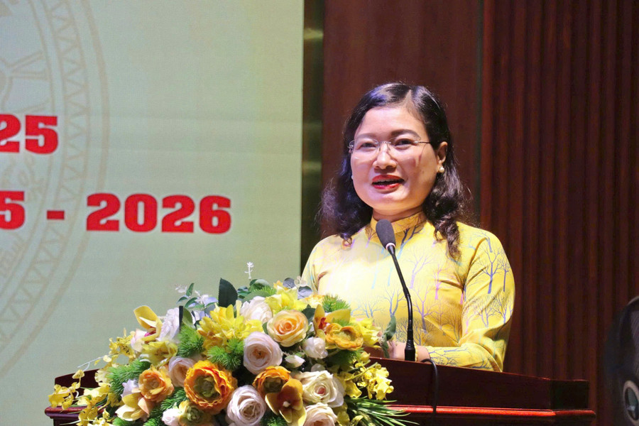 Ms. Nguyen Thi Nguyet - Director of the Department of Education and Training of Ha Tinh received recommendations and proposals from schools, localities and the direction of the provincial People's Committee leaders. z6954555495493-35554e3bf6f9d0e59b28771db2d6760a.jpg