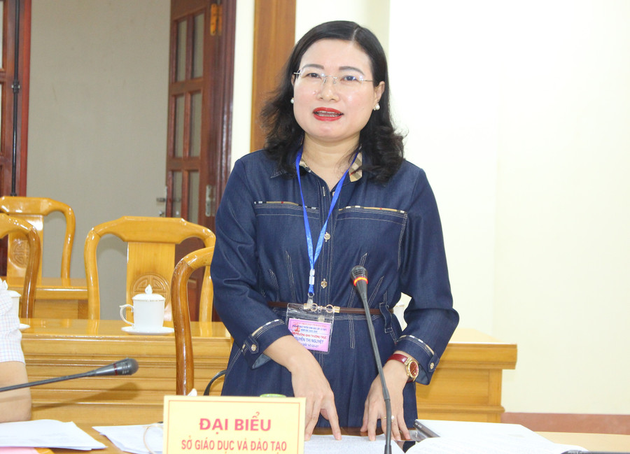 Đại diện Sở Giáo dục và đào tạo... img-5046.jpg