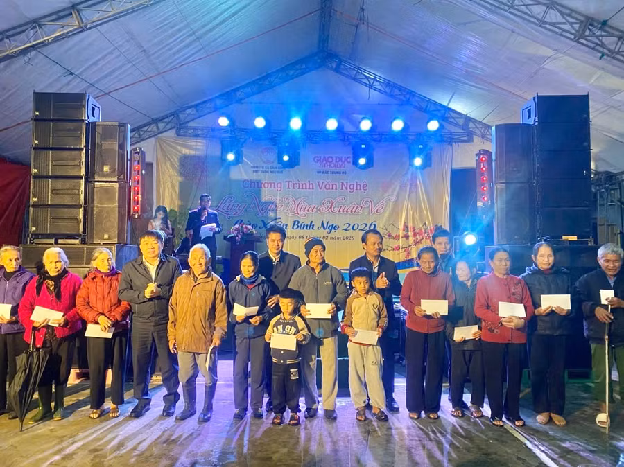 Báo GD&TĐ kết nối mang hơi ấm Tết tới người dân khó khăn