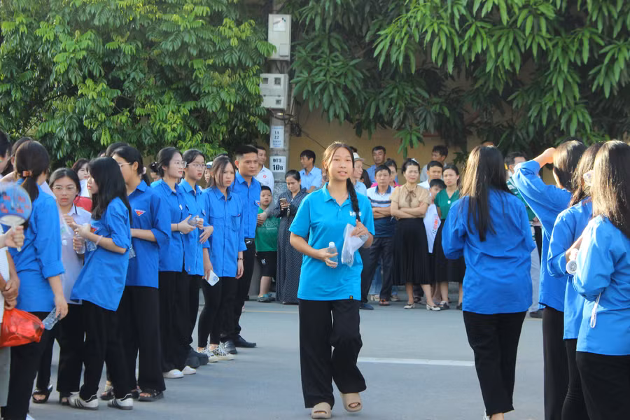 Hơn 16.400 thí sinh tại Hà Tĩnh chính thức bước vào kỳ thi lớp 10.