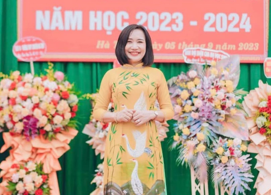 Cô Nguyễn Thị Mỹ Bình - GV Lịch sử, Phó Hiệu trưởng Trường THPT chuyên Hà Tĩnh.