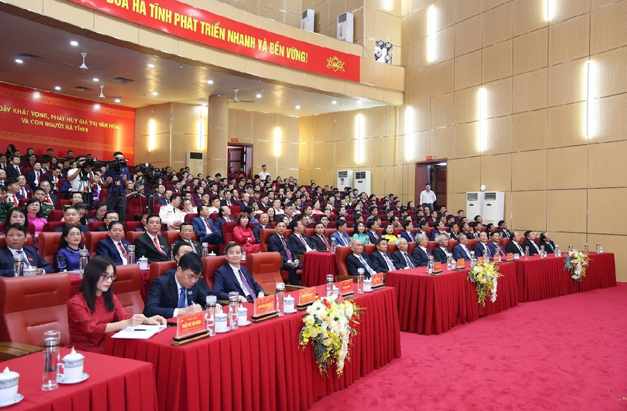 Toàn cảnh phiên làm việc thứ 3 Đại hội đại biểu Đảng bộ Hà Tĩnh lần thứ XX, nhiệm kỳ 2025-2030. img-9984.jpg
