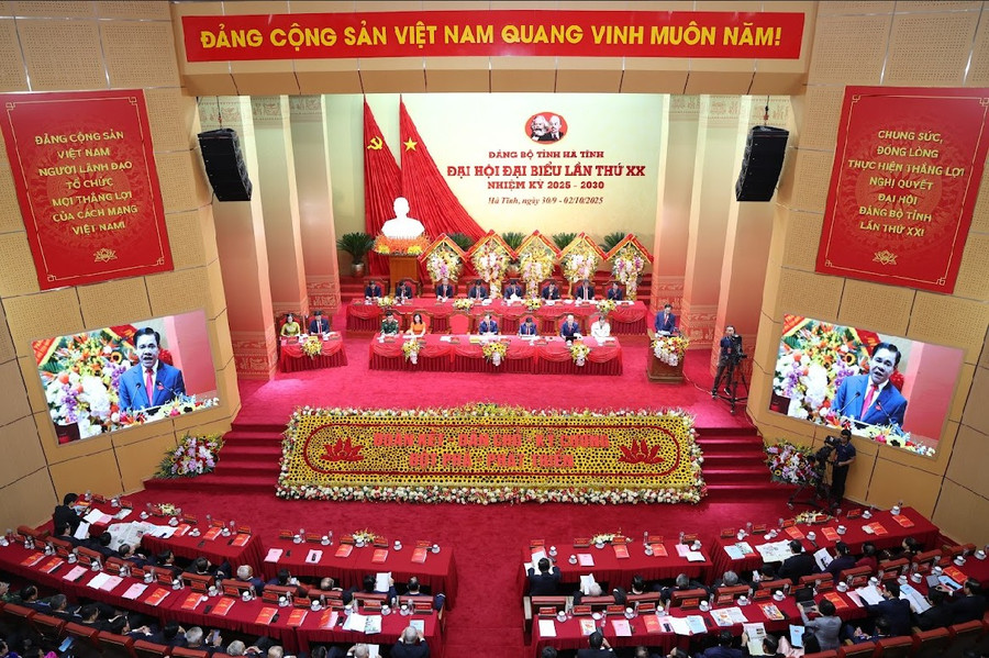 Toàn cảnh Đại hội Đại biểu Đảng bộ lần thứ XX, nhiệm kỳ 2025-2030 tỉnh Hà Tĩnh. img-9932.jpg