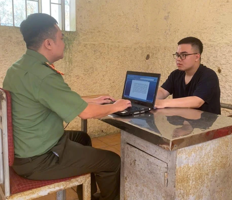 Trần Quang Huy tại cơ quan điều tra. (Ảnh CAHT)