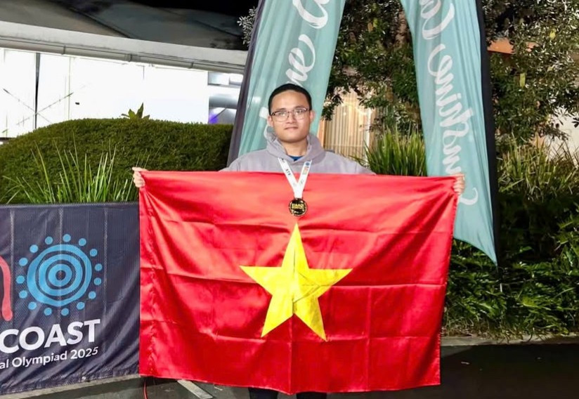 Em Trần Minh Hoàng (12 Toán 1 - Trường THPT chuyên Hà Tĩnh) HCV Olympic Toán 2025. img-7233.jpg