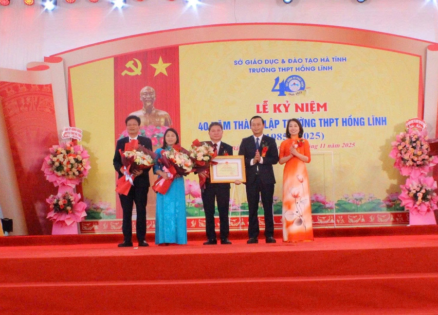 Trường THPT Hồng Lĩnh kỷ niệm 40 năm thành lập