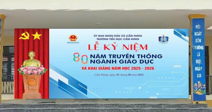 Trường Tiểu học Cẩm Hưng vừa lắp đặt 3 đường truyền mạng LAN đến tận các phòng học đảm bảo lễ khai giảng đặc biệt được diễn ra thuận tiện. z6975472744691-ba164990f3afe666f076e9f2d36065e2.jpg