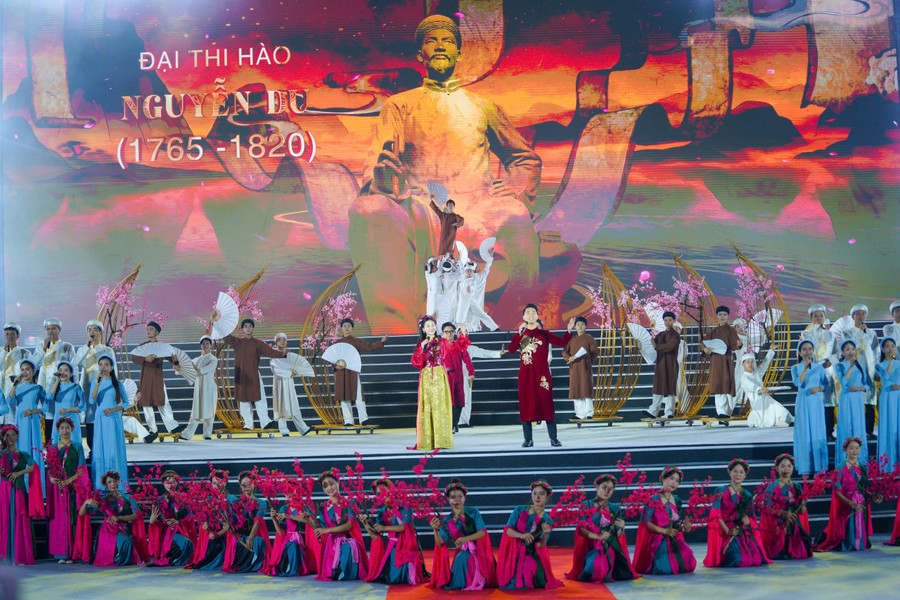 Chương trình Kỷ niệm 260 năm Ngày sinh Đại thi hào Nguyễn Du.