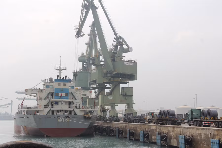 Các lực lượng chức năng đang phối hợp tìm kiếm nạn nhân mất tích trong vụ chìm tàu tại vùng biển Vũng Áng - Hà Tĩnh (ảnh minh họa).