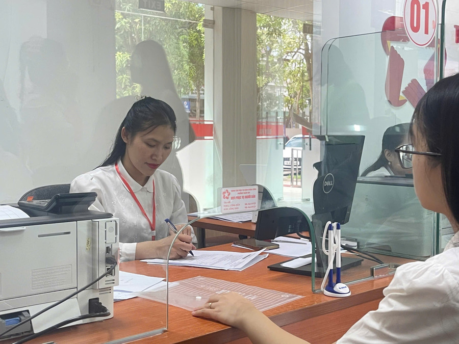 Một số thủ tục hành chính sẽ được phường Thành Sen (Hà Tĩnh) giải quyết chỉ trong vòng 1h đồng hồ trong ngày thứ 6. z7076967993575-25c8ac60b630d2dd294eac7720d4e929.jpg