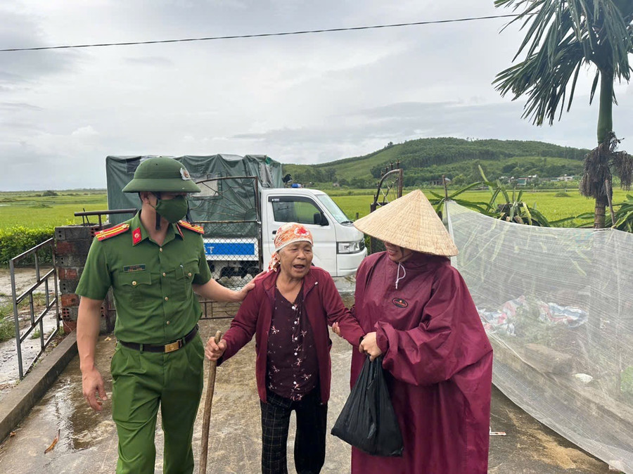 Các địa bàn xung yếu tại Hà Tĩnh sơ tán hàng nghìn hộ dân đến nơi an toàn.