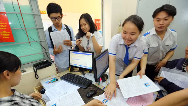 Các trường Đại học, Cao đẳng có trách nhiệm cung cấp nguồn học liệu cho các trung tâm GDTX. Ảnh minh họa