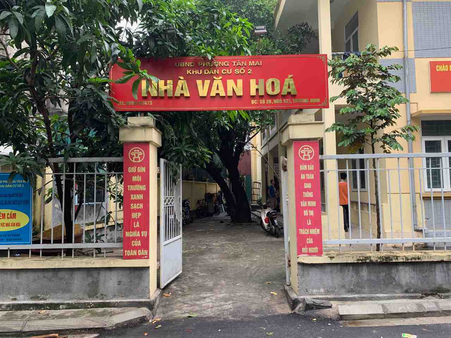 Nhà văn hóa khu dân cư số 2 phường Tân Mai, nơi đặt lớp học tình thương của bà giáo Côi Nhà văn hóa khu dân cư số 2 phường Tân Mai, nơi đặt lớp học tình thương của bà giáo Côi