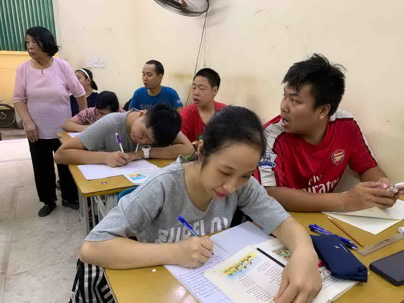 Bà giáo và lớp học đặc biệt Bà giáo và lớp học đặc biệt