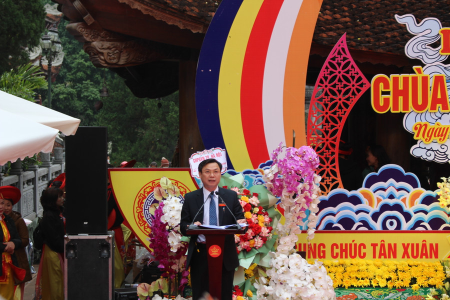 Ông Đặng Văn Cảnh - Phó Chủ tịch UBND huyện Mỹ Đức phát biểu khai mạc lễ hội.