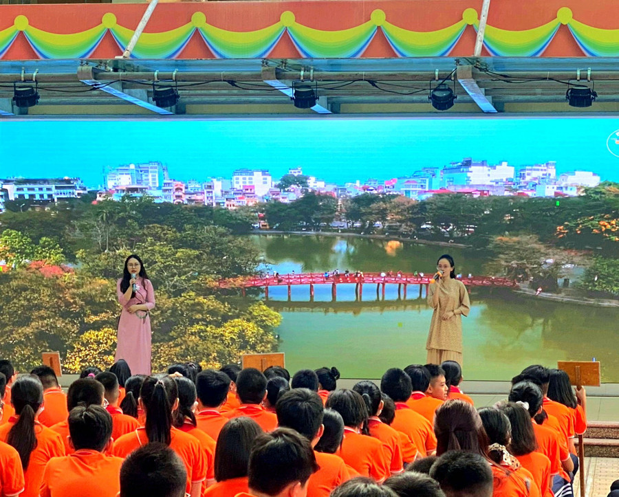 Chuyển đổi số giúp học sinh quận Ba Đình có điều kiện học tập tốt hơn. Chuyển đổi số giúp học sinh quận Ba Đình có điều kiện học tập tốt hơn.