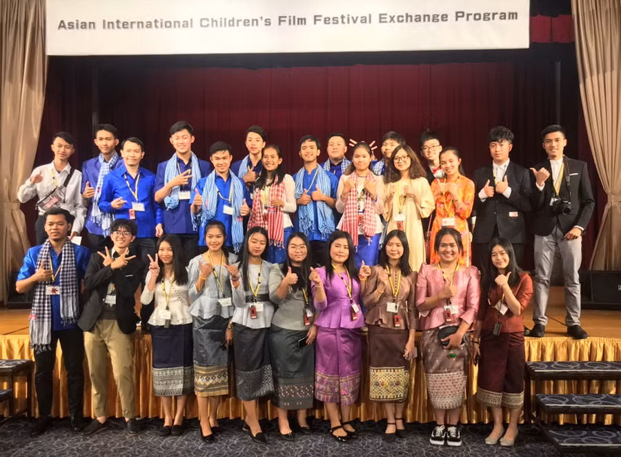 Đoàn làm phim Việt Nam giao lưu với đoàn làm phim Lào, Campuchia