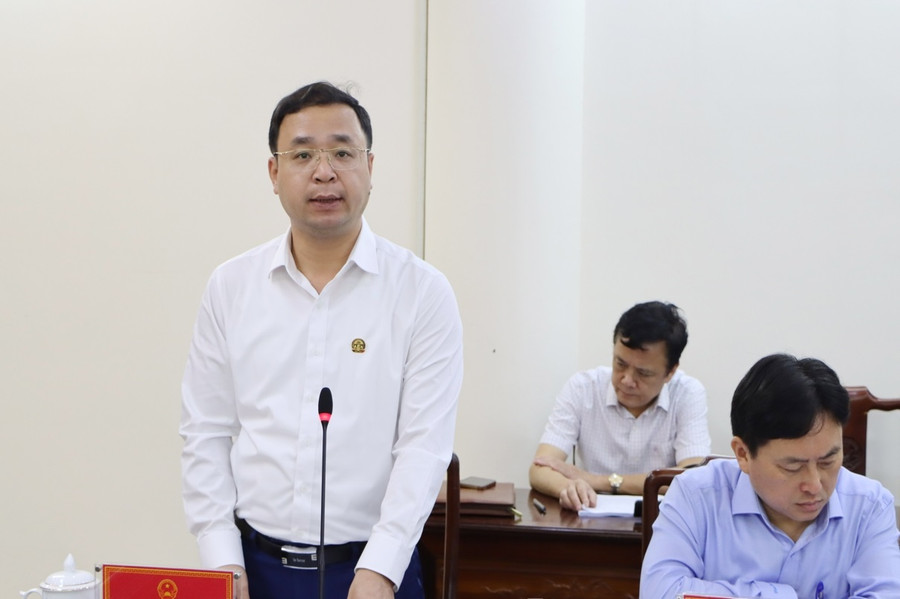 Ông Nguyễn Thế Sơn - Giám đốc Sở GD&amp;ĐT phát biểu tại hội nghị.