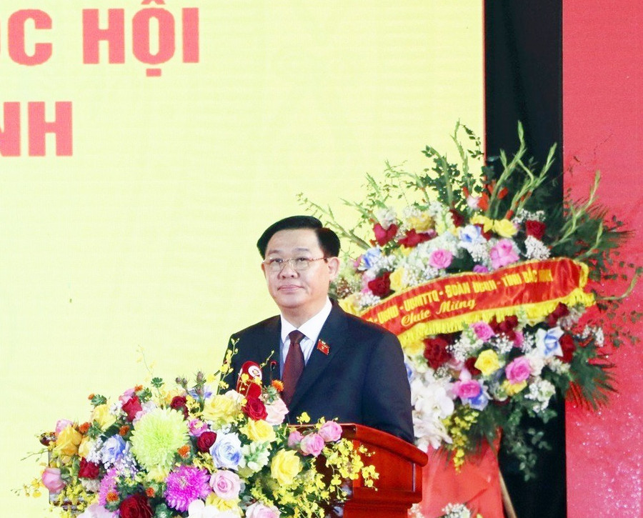 Chủ tịch Quốc hội Vương Đình Huệ phát biểu tại buổi lễ. Chủ tịch Quốc hội Vương Đình Huệ phát biểu tại buổi lễ.