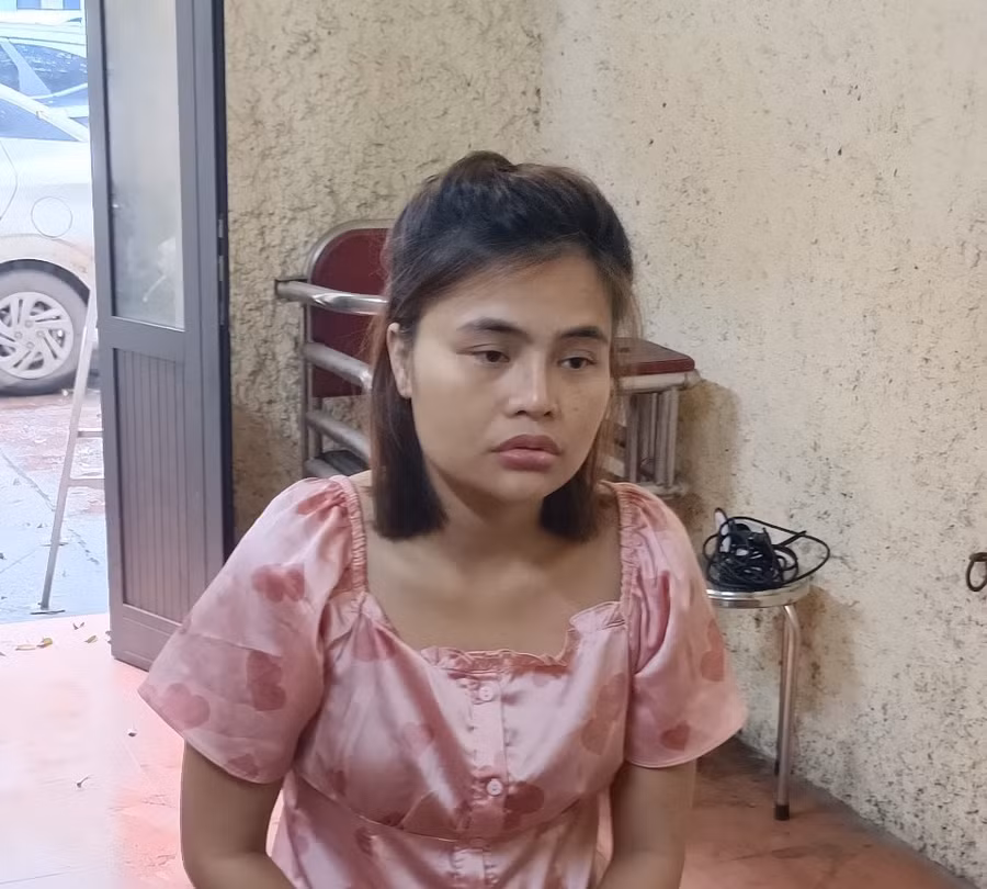 Lương Thị Hồng Giang tại cơ quan công an.