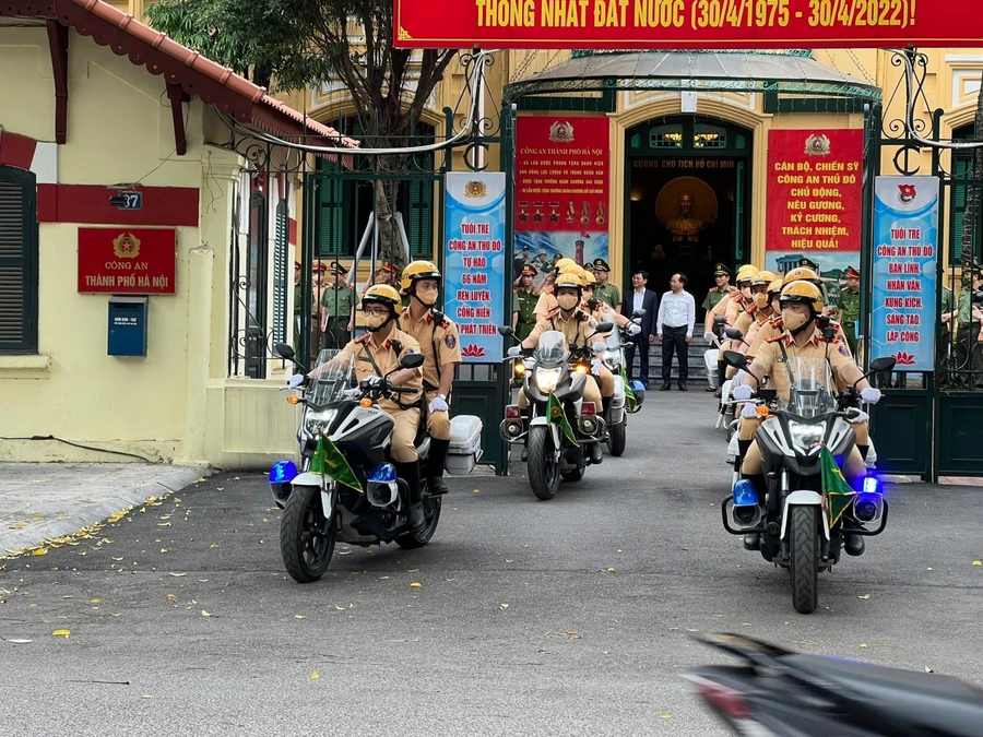 Lực lượng CSGT ra quân đảm bảo an ninh trật tự, an toàn giao thông tại Sea Games 31.