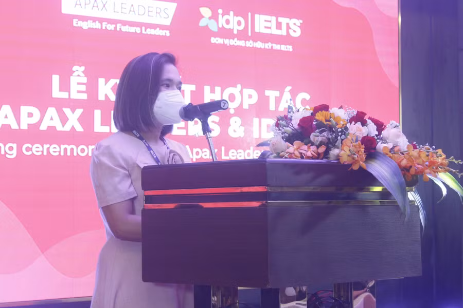 Bà Bạch Lan Hương – Quản lý phát triển bài thi IELTS khu vực miền Bắc và miền Trung IDP Việt Nam phát biểu.