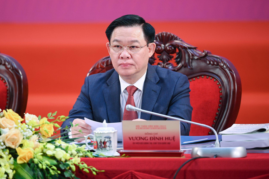 Ủy viên Bộ Chính trị, Chủ tịch Quốc hội Vương Đình Huệ dự và chủ trì Hội nghị.